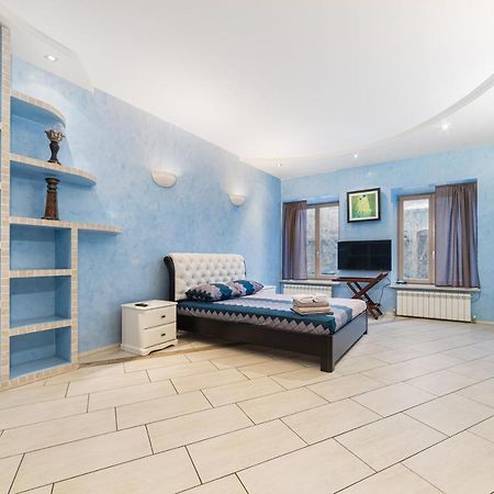 Classical Deribasivska 3-Bedrooms Apartment Odessa Eksteriør billede