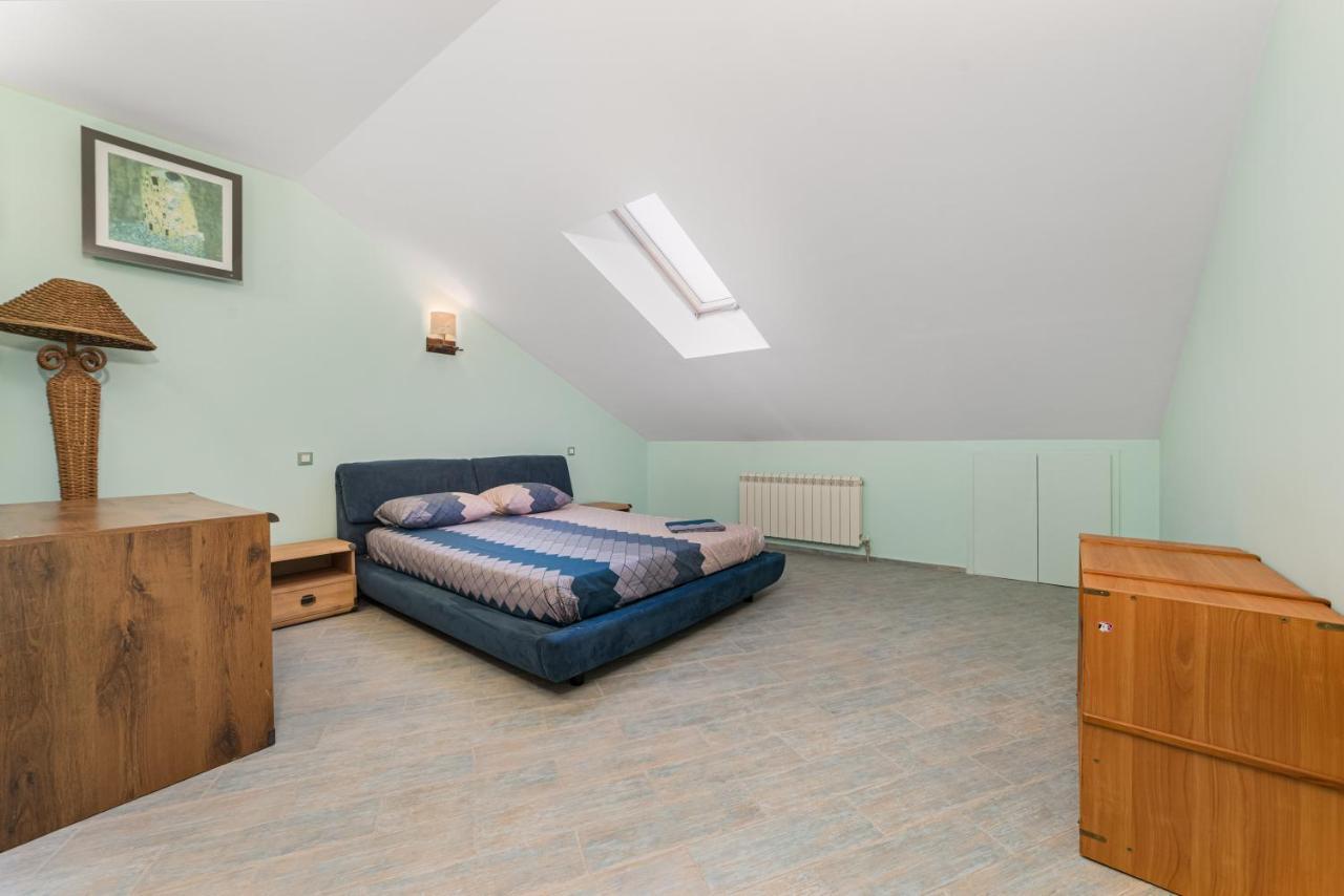 Classical Deribasivska 3-Bedrooms Apartment Odessa Eksteriør billede