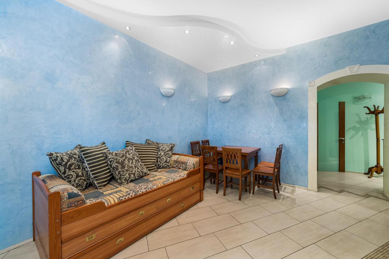 Classical Deribasivska 3-Bedrooms Apartment Odessa Eksteriør billede