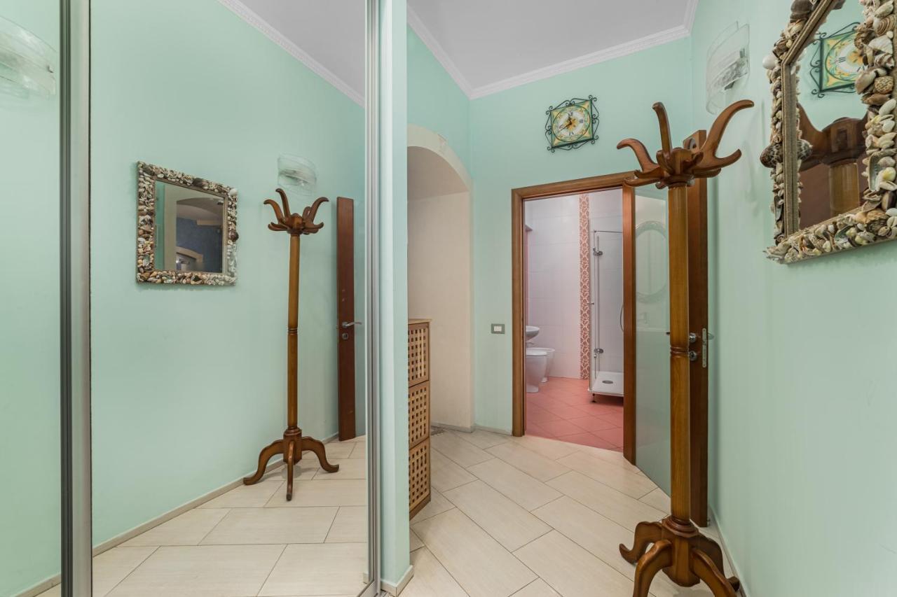 Classical Deribasivska 3-Bedrooms Apartment Odessa Eksteriør billede